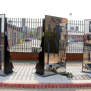 Gansbaaiers besoek Birkenhead dorp 3